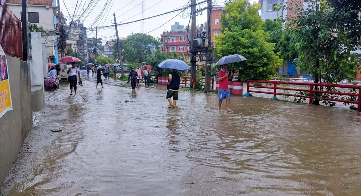 Flood on Anamnagar Road (3)1691480734.jpg